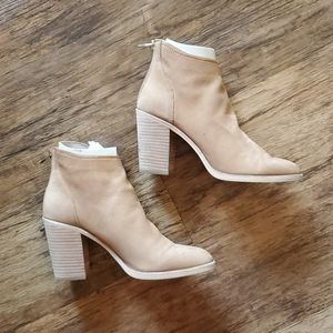 Dolce Vita Stevie Ankle Booties